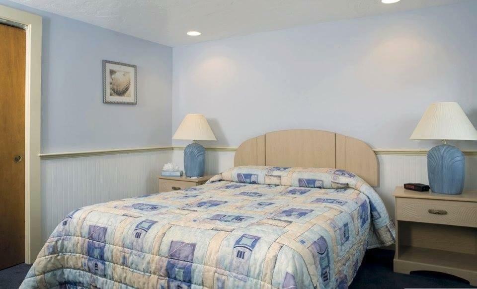 ميناء دينيس The Colony Beach Motel المظهر الخارجي الصورة